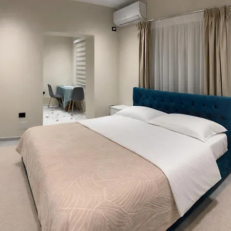 Adna Center Pensión Tirana