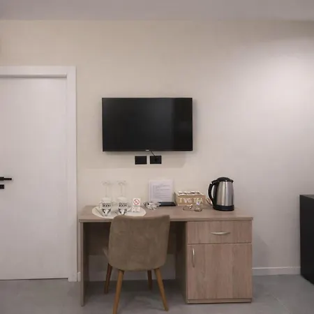 Adna Center Pensión Tirana