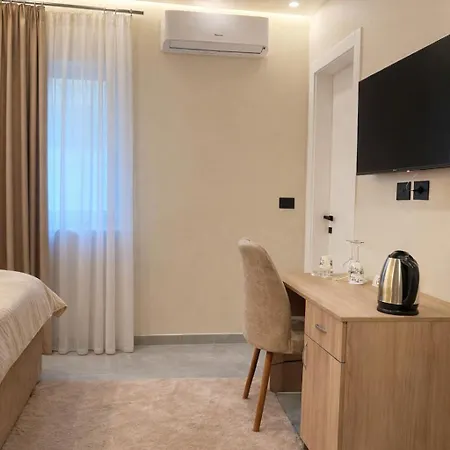 Adna Center Gasthuis Tirana