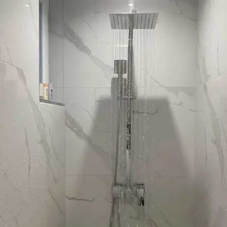 Gasthuis Adna Center *