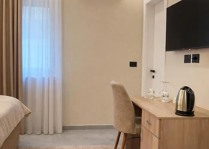 Adna Center Gasthuis Tirana